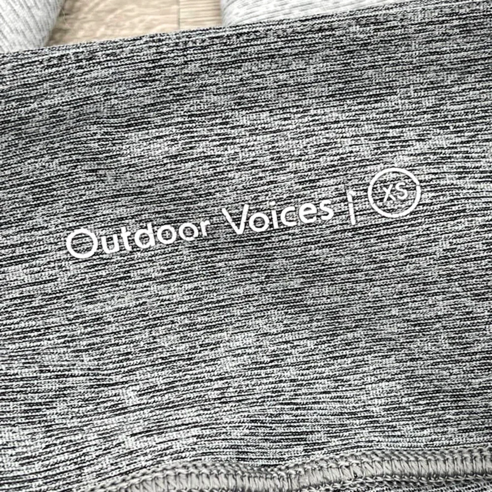 OUTDOOR VOICES Ombre Color Block Leggings 26" Inseam in Gray - Size XS EUC - Picture 8 of 8